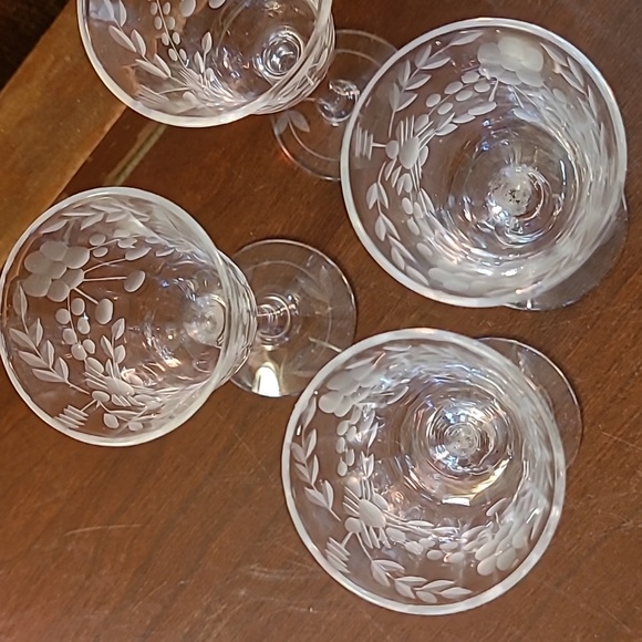 Elegant Etched Crystal Glass Cordial Cocktail Glasses - Picture 2 of 7